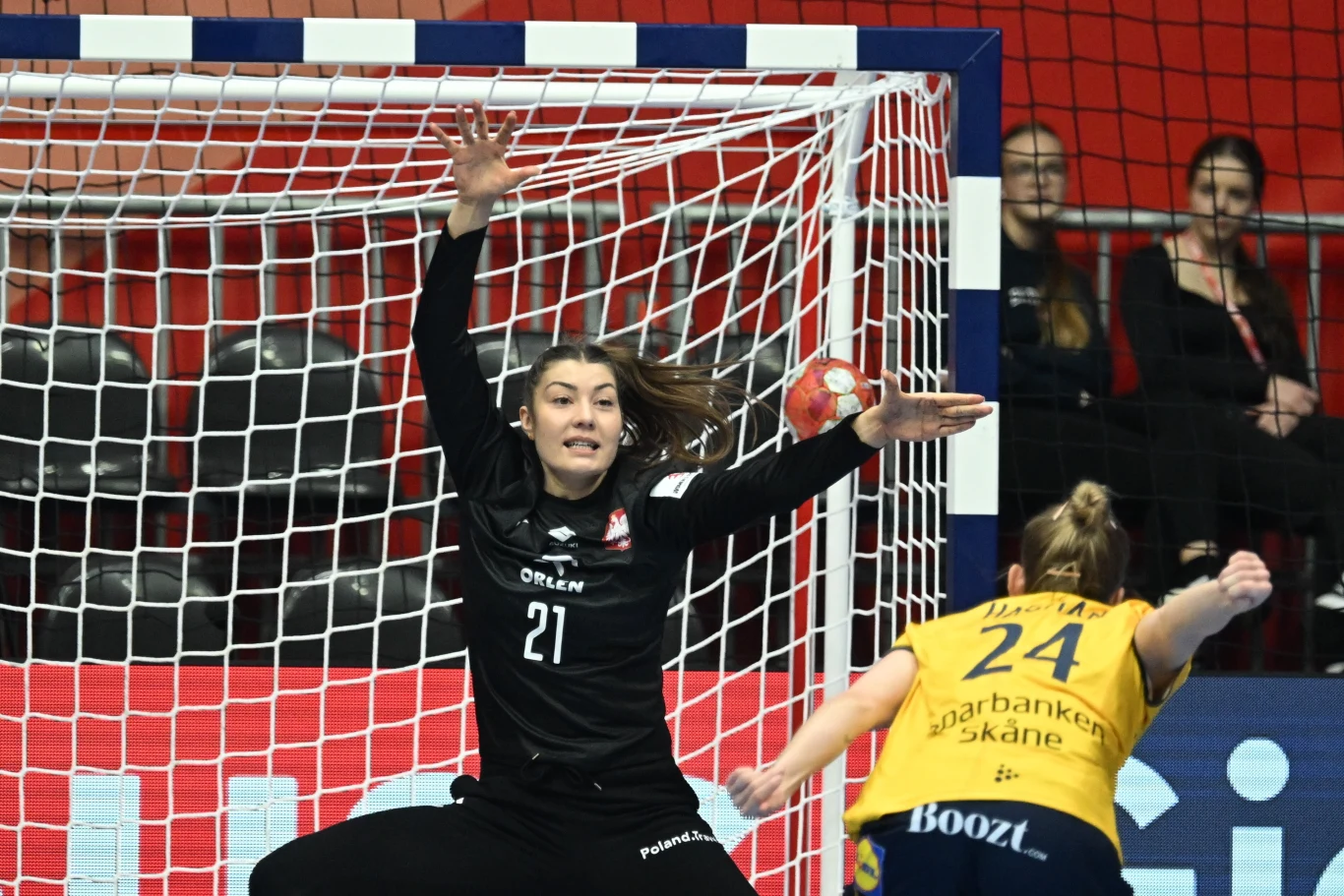 Nathalie Hagman kontra Barbara Zima