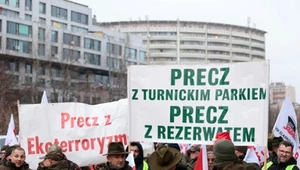 Leśnicy protestują w Warszawie. Lasy Państwowe odcinają się od akcji