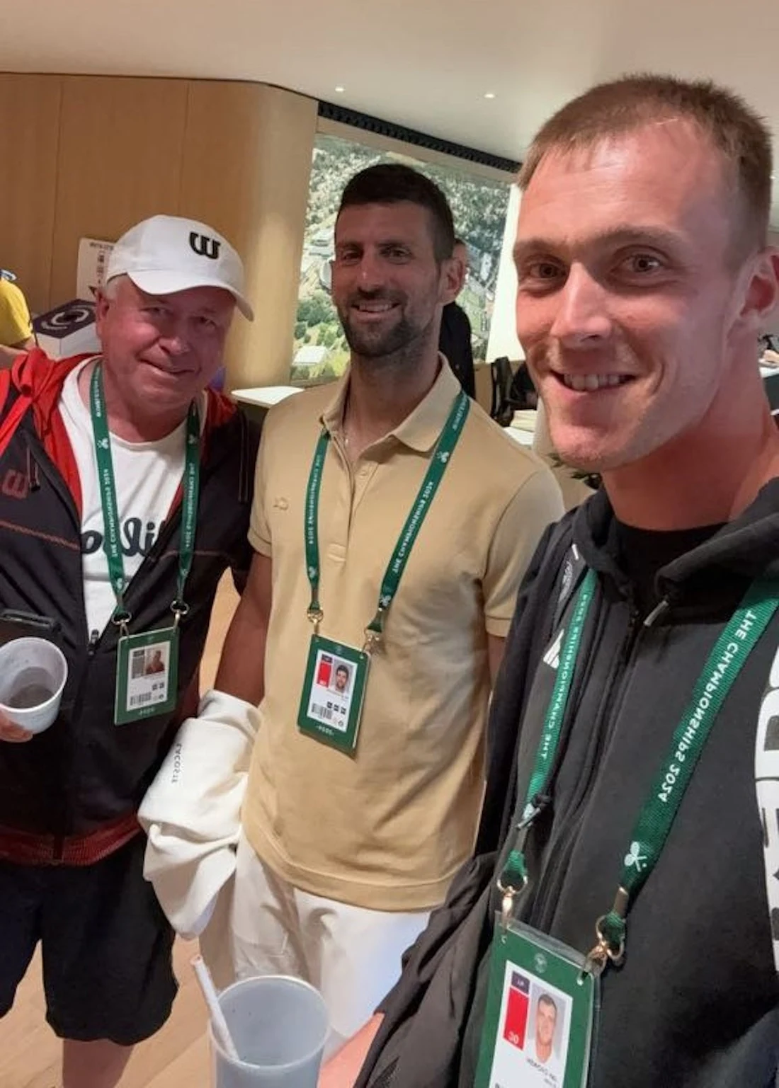 Od lewej: Paweł Strauss, Novak Djoković, Jan Choinski