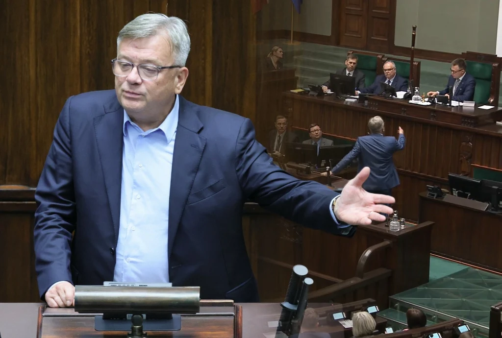 Artur Łącki podczas wystąpienia w Sejmie Artur Łącki podczas wystąpienia w Sejmie