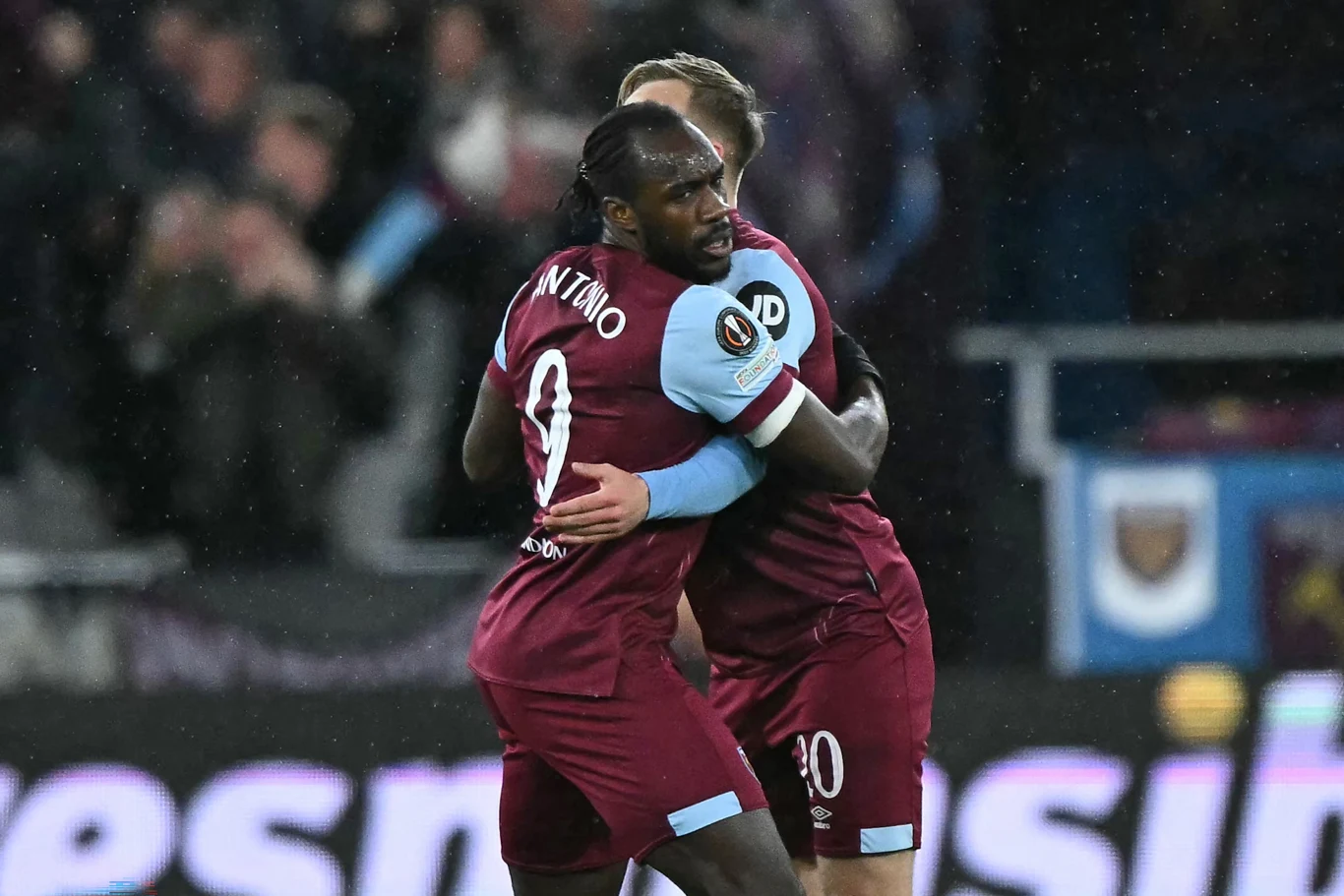Michail Antonio (z lewej) i Jarrod Bowen