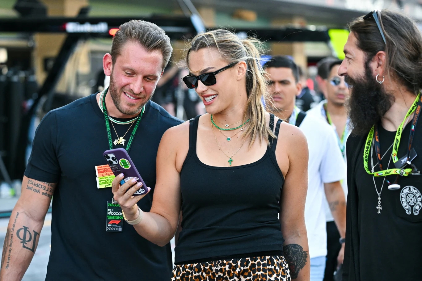 Aryna Sabalenka i jej partner Georgios Frangulis podczas Grand Prix F1 w Abu Zabi Aryna Sabalenka i jej partner Georgios Frangulis podczas Grand Prix F1 w Abu Zabi