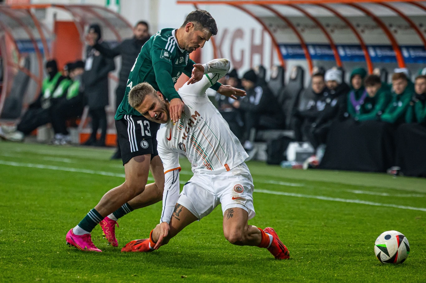 Marek Mróz w nierównej walce z Pawłem Wszołkiem 