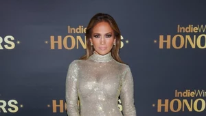 Jennifer Lopez w zimowej kreacji. Wygląda jak Królowa Śniegu 