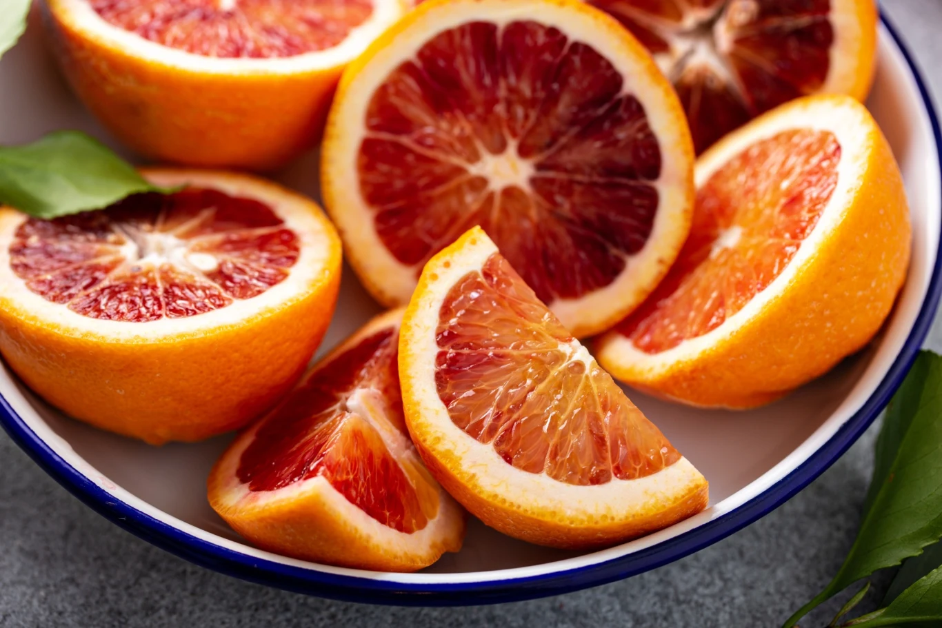 Czerwone owoce cytrusowe cechują się wieloma dobroczynnymi właściwościami