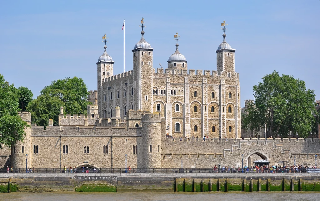 Odszyfrowano graffiti ścienne z londyńskiego więzienia Tower