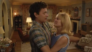 Tom Hanks i Robin Wright w filmie "Here. Poza czasem"