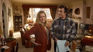 Robin Wright i Tom Hanks w filmie "Here. Poza czasem"