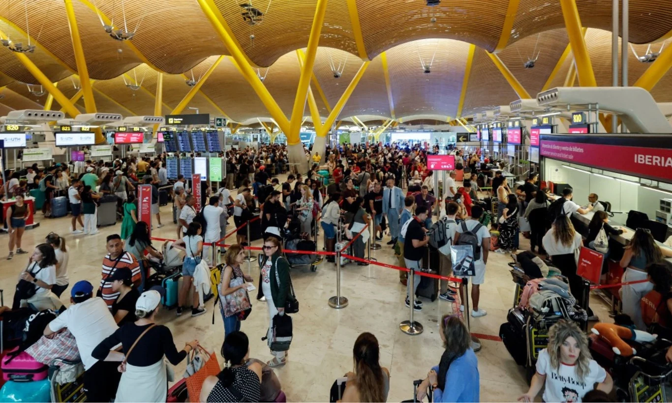 Strajki na europejskich lotniskach. Świąteczne loty mogą być opóźnione Madryckie lotnisko Barajas strajkuje. Skutki protestu będą jednak minimalne