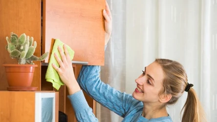 Domowym płynem w mig wyczyścić brudne powierzchnie i na długo pożegnasz kurz. 