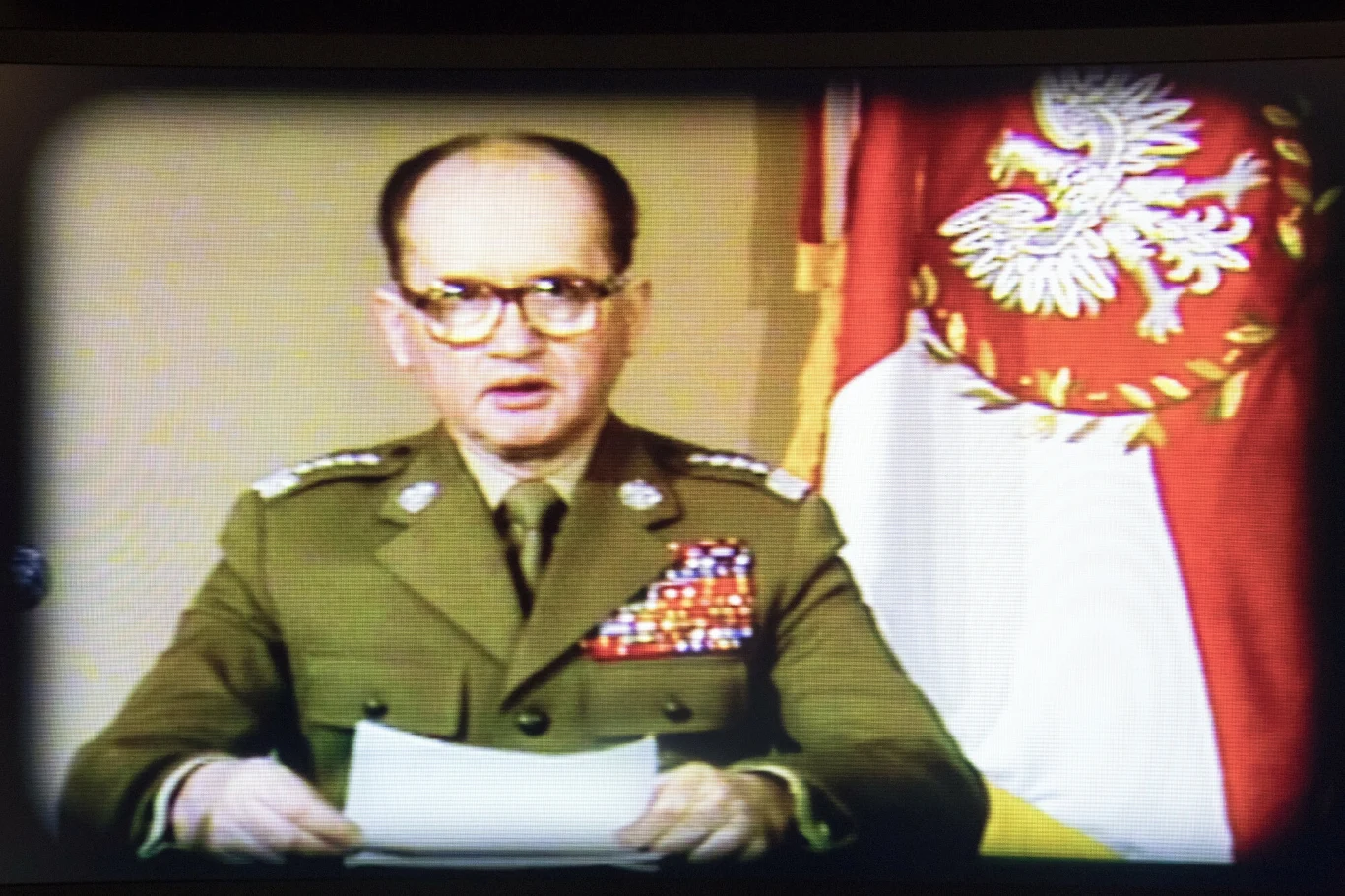 Przemówienie gen. Wojciecha Jaruzelskiego z 13 grudnia 1981 roku informujące o wprowadzeniu stanu wojennego Przemówienie gen. Wojciecha Jaruzelskiego z 13 grudnia 1981 roku informujące o wprowadzeniu stanu wojennego