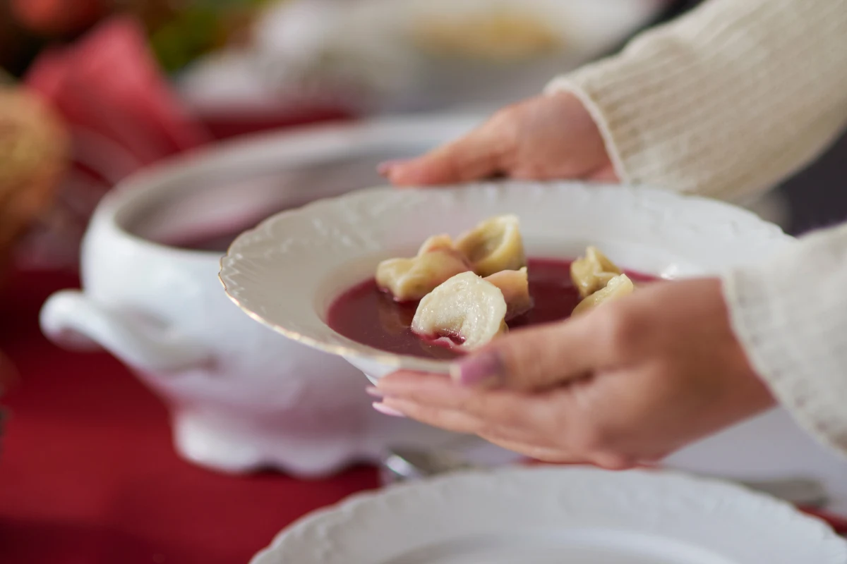 Góralka zdradza patent na idealne uszka do barszczu. Od lat korzysta z przepisu babci Święta bez presji są jak najbardziej możliwe. Oto kilka zasad, które pomogą odzyskać spokój i harmonię