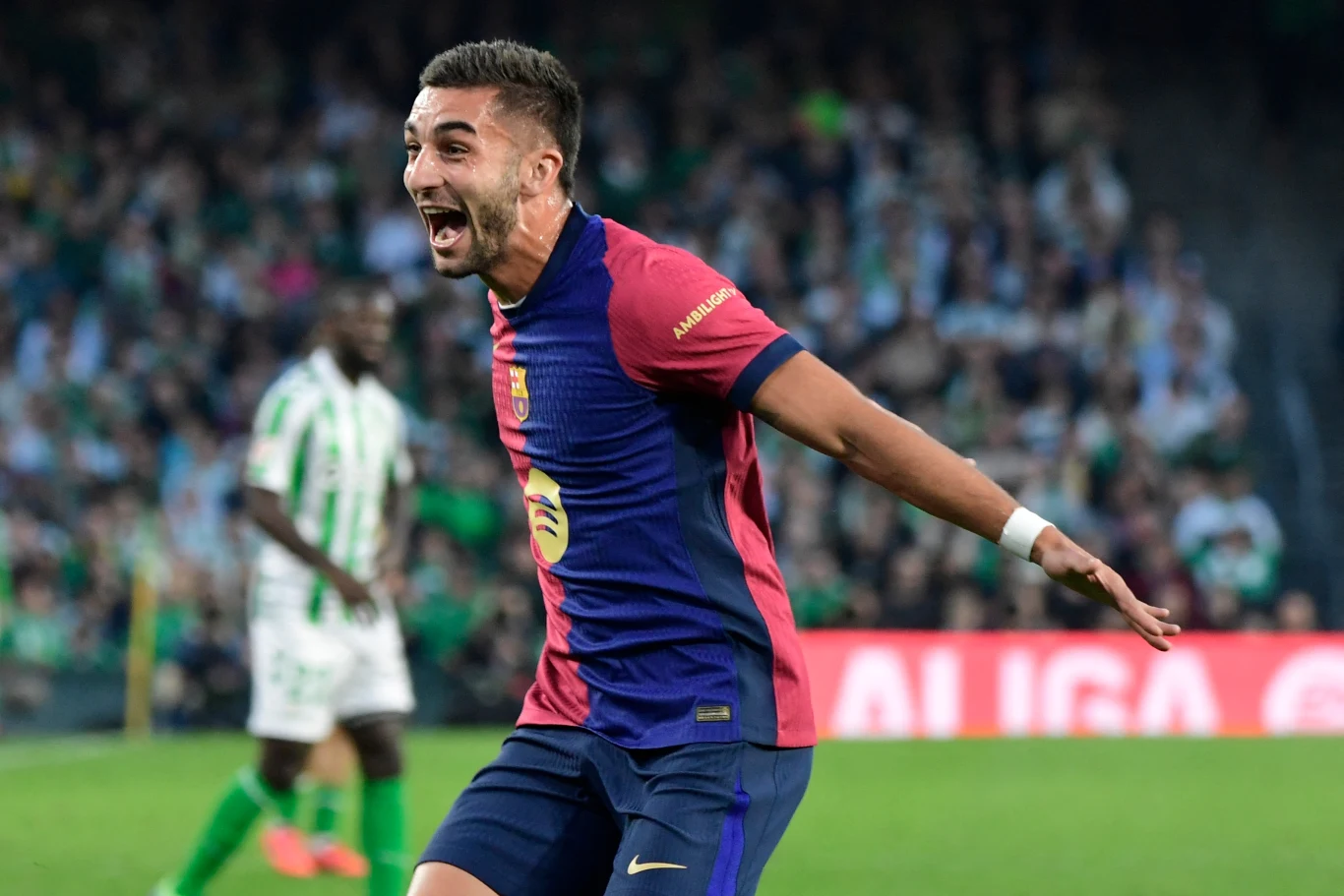 Ferran Torres zmienił "Lewego" w 71. minucie i okazał się bohaterem wieczoru Ferran Torres zmienił "Lewego" w 71. minucie i okazał się bohaterem wieczoru