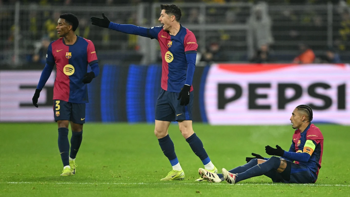 Robert Lewandowski w meczu z Borussią Dortmund