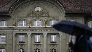 Bank centralny Szwajcarii tnie stopy procentowe o 50 pb.