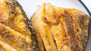 Jak pozbyć się mulistego smaku karpia? Jest na to prosty sposób 