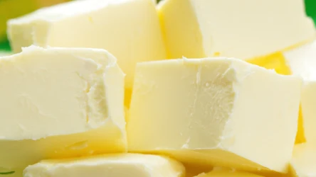 Masło a osełka — różnice, czym się różnią, co wybrać, na co zwrócić uwagę