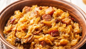 Czego nie dodawać do bigosu?