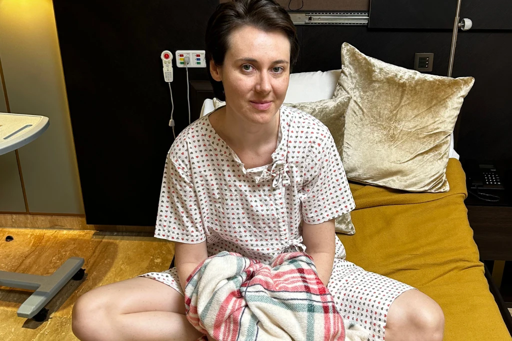 U Oli w wieku 31 lat zdiagnozowano nowotwór dróg żółciowych. Swoje zmagania z chorobą opisała w książce "Popatrz, wciąż żyję" U Oli w wieku 31 lat zdiagnozowano nowotwór dróg żółciowych. Swoje zmagania z chorobą opisała w książce "Popatrz, wciąż żyję"