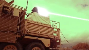 Brytyjska broń laserowa HELWS w akcji