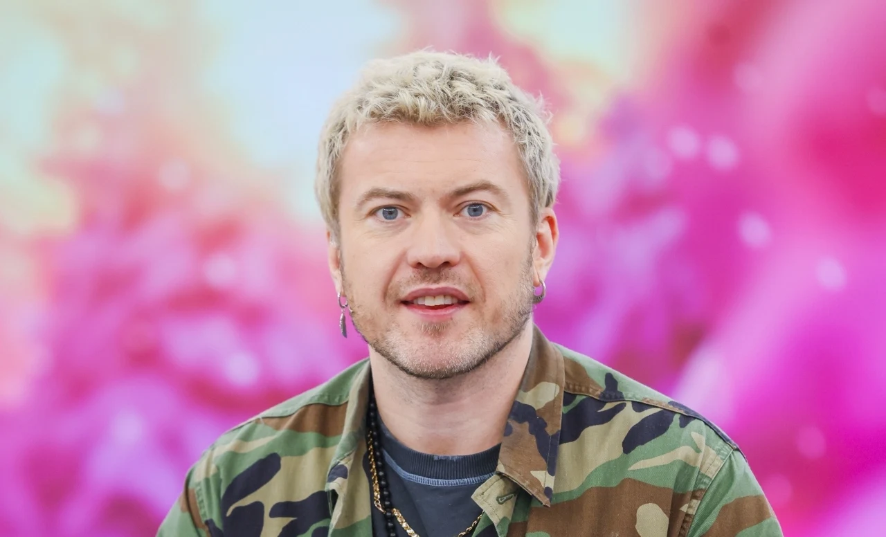 Wojtek Łozo Łozowski na kanapie "halo tu polsat"