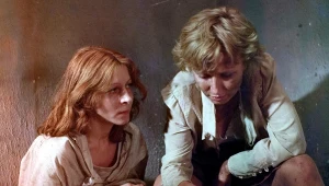 Anna Romantowska i Krystyna Janda w scenie z filmu "Przesluchanie"