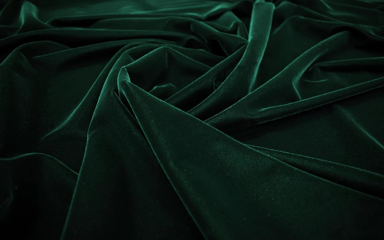 Butelkowa zieleń jest kolorem pełnym szyku i elegancji Butelkowa zieleń jest kolorem pełnym szyku i elegancji