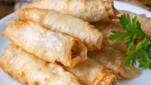 Chrupie i zachwyca smakiem. Ta przekąska imprezowa podbije serca gości