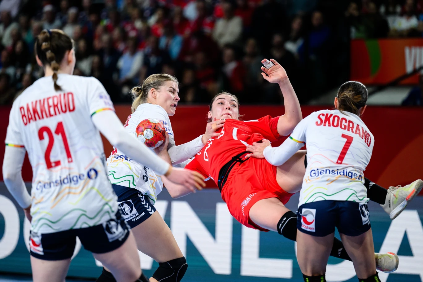 Petra Vamos sponiewierana przez Norweżki