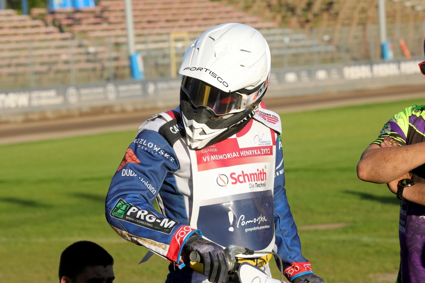 Hubert Jabłoński na torze. Ostatnie przygotowania do biegu. Hubert Jabłoński na torze. Ostatnie przygotowania do biegu.