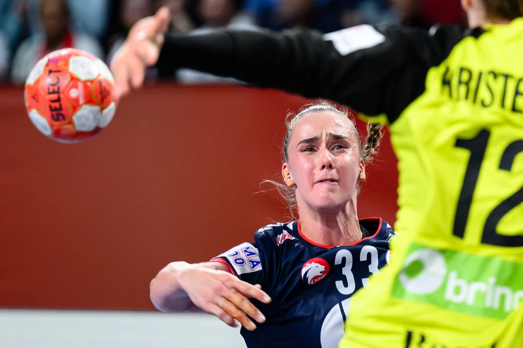 Thale Rushfeldt Deila kontra Anna Kristensen
