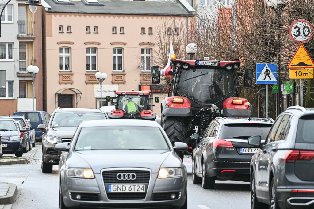 Ciągniki rolnicze na drogach publicznych będą mogły jechać nieco szybciej