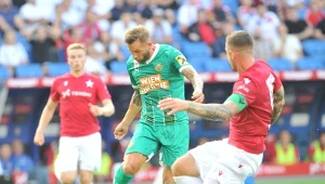 Guido Burgstaller (zielona koszulka) podczas meczu z Wisłą Kraków