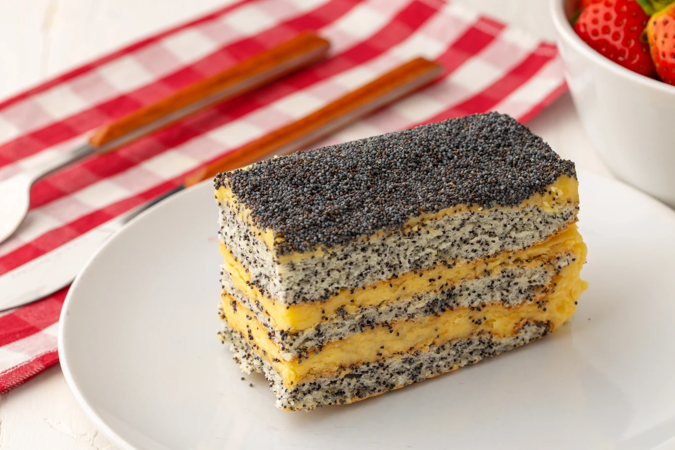 Makowy Książę to ciasto, które zachwyci gości wyglądem oraz smakiem Makowy Książę to ciasto, które zachwyci gości wyglądem oraz smakiem