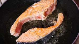 Usmażenie perfekcyjnej ryby to nie lada zadanie. Dowiedz się, jak to zrobić