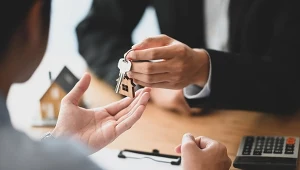 Umowa przedwstępna sprzedaży mieszkania. Kiedy i dlaczego wpłaca się zaliczkę?