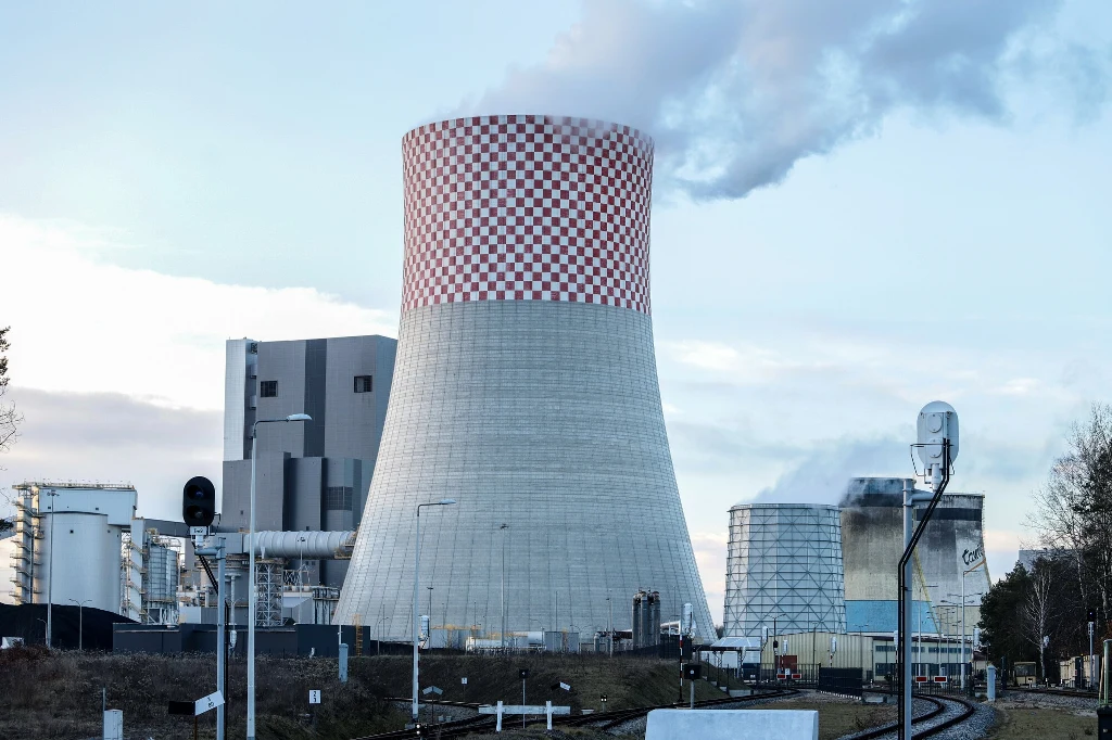 Tauron stawia na transformację energetyczną. Na zdj. należąca do grupy elektrownia w Jaworznie