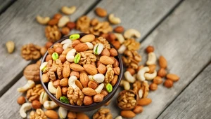 Orzechy w diecie psa: które są bezpieczne, a których unikać?