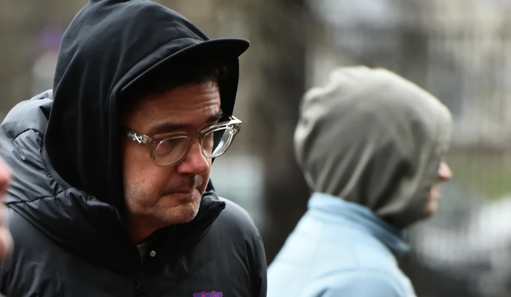 Kuba Wojewódzki na pogrzebie Stanisława Tyma Kuba Wojewódzki na pogrzebie Stanisława Tyma