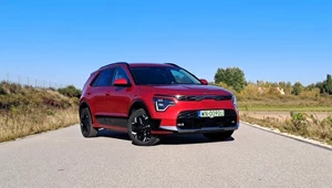 Kia Niro EV jest starsza, ale tańsza od EV3. I nierzadko lepsza