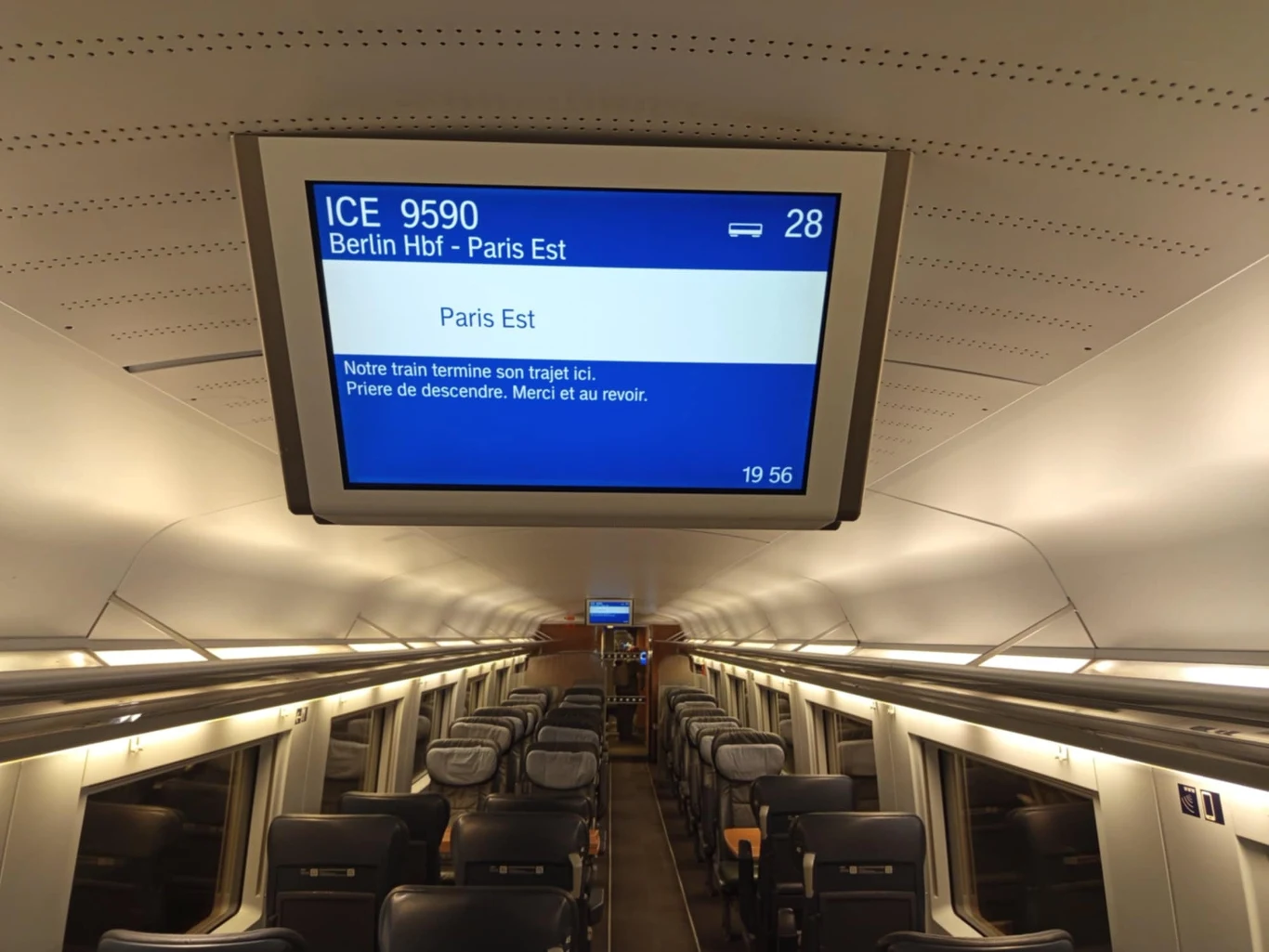 Pociąg dojechał do celu - tablica ani widok za oknem nie mogą się mylić