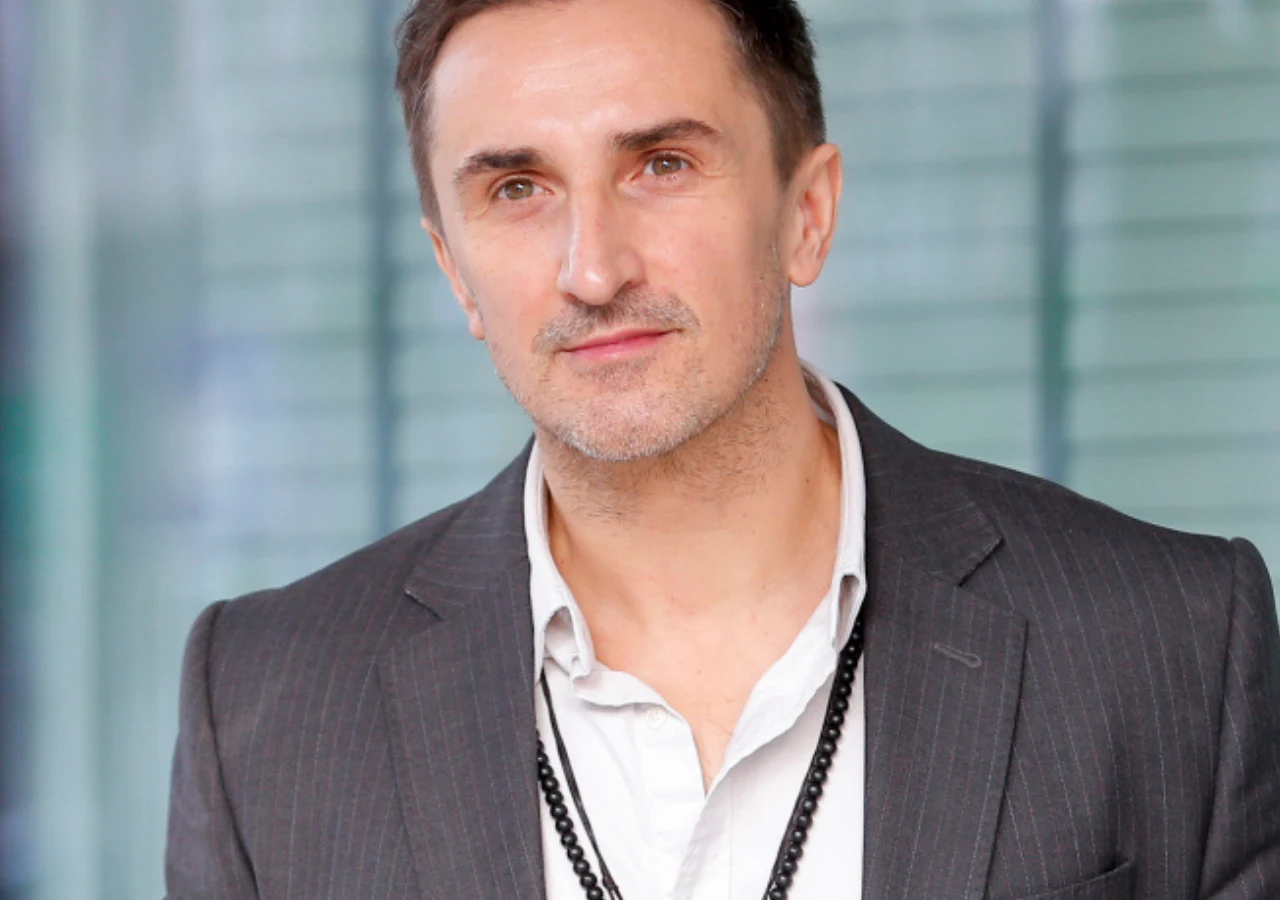 Sebastian Karpiel-Bułecka Sebastian Karpiel-Bułecka