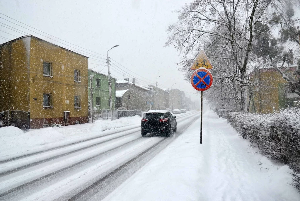 Zimowe warunki na drogach niejednemu kierowcy podnoszą ciśnienie