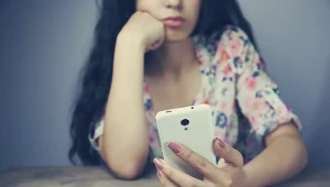 Życie bez social mediów. Czy usunięcie TikToka nas uszczęśliwi?