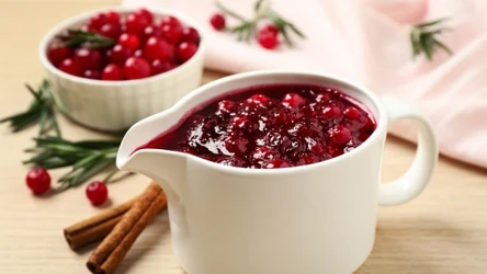 Sos żurawinowy pasuje do mięs, pasztetów i serów