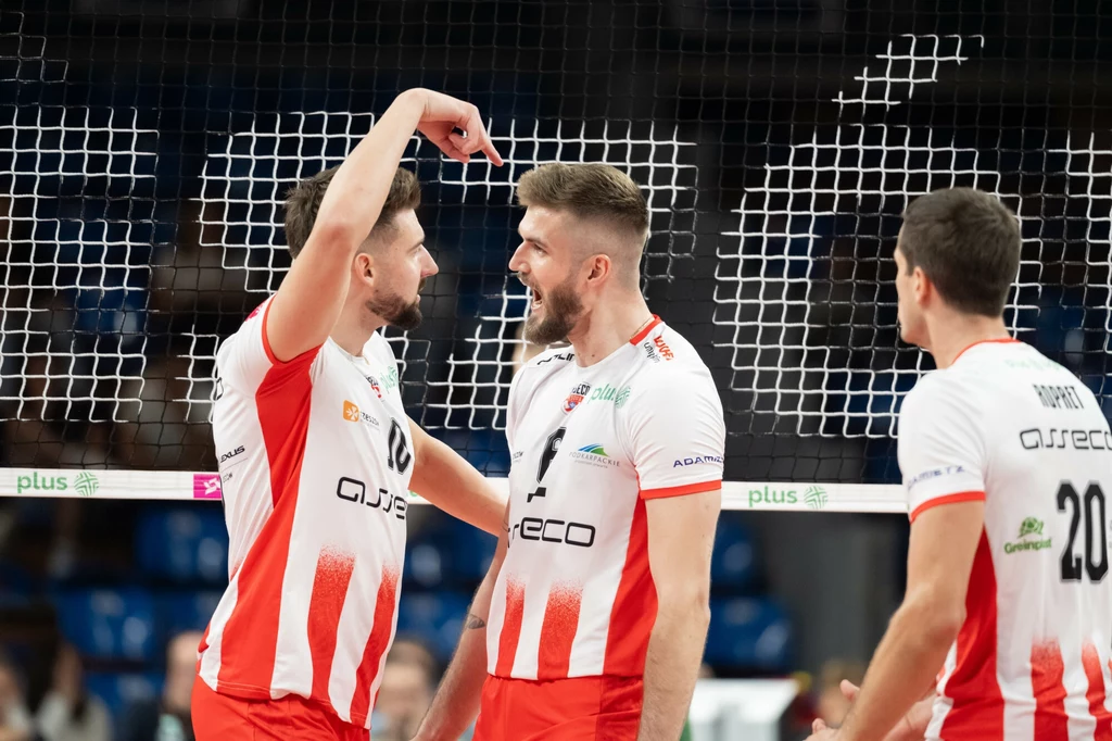 Bartosz Bednorz (pierwszy z lewej) w Asseco Resovii Rzeszów Bartosz Bednorz (pierwszy z lewej) w Asseco Resovii Rzeszów