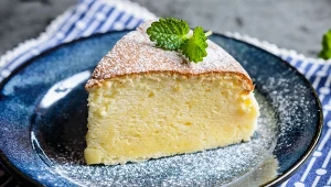 Pyszny sernik z mlekiem skondensowanym. Zdążysz zrobić go przed pierwszą gwiazdką 
