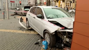 Niebezpieczny wypadek w Opolu. Dwóch policjantów w szpitalu