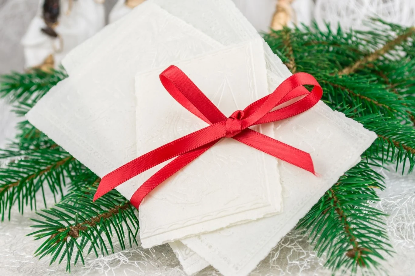 Nie wszyscy wiedzą, dlaczego dzielimy się opłatkiem podczas Wigilii Nie wszyscy wiedzą, dlaczego dzielimy się opłatkiem podczas Wigilii