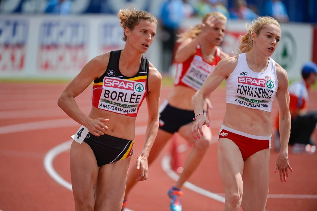 Agata Forkasiewicz (pierwsza od prawej) Agata Forkasiewicz (pierwsza od prawej)